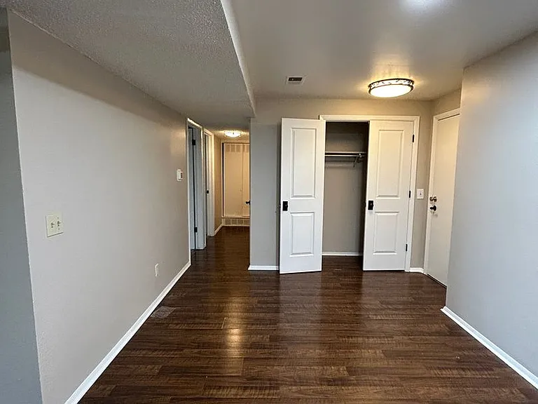 1608 Cottonwood Dr #6 — Photo 3