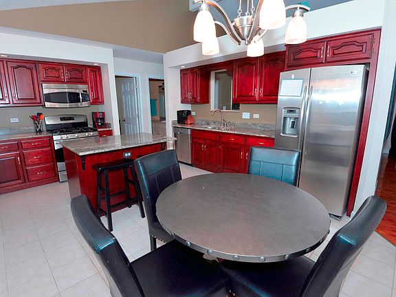 5th image of 721 Churchill Dr