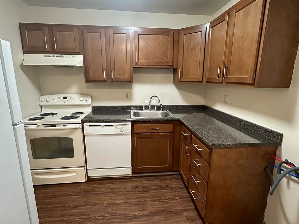 1st image of 329-353 Schraffts Dr