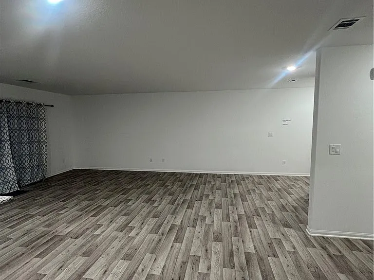 7668 Loftwood Ave — Photo 9