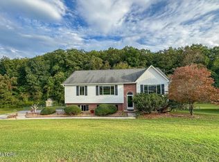 135 Autumn Dr, Clinton, TN 37716