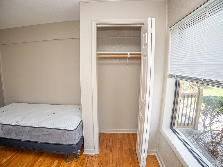 1101 Madison St #1 — Photo 10