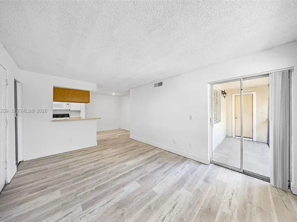 1237 SW 46th Ave APT 806, Pompano Beach, FL 33069