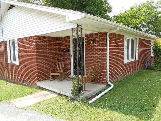 Front private entrance. Full glass storm door.