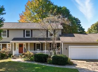 374 Timber Rdg, Cuyahoga Falls, OH 44223