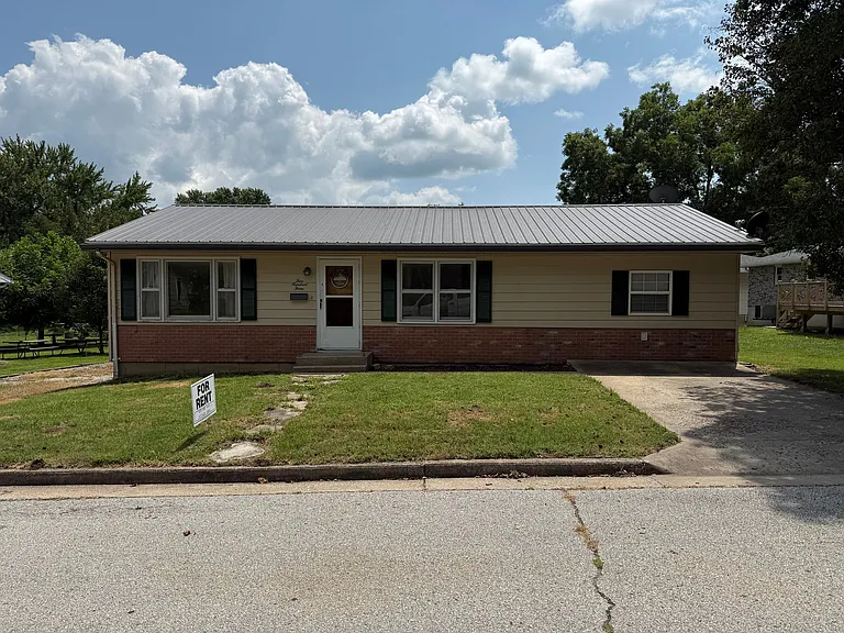 503 E Oliver St — Photo 1