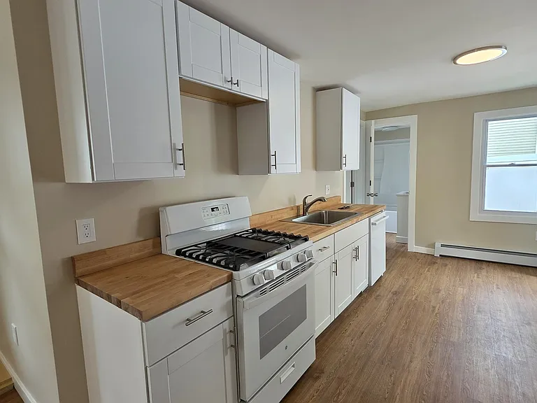 14 Smith St #1 — Photo 3