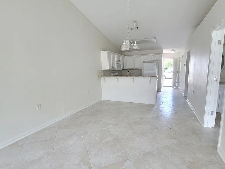 9623 Cobblebrook Dr — Photo 4