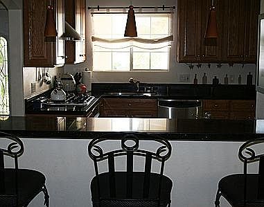 2nd image of 1900 Iroquois Ave