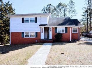 1614 Crescent Dr, Spring Lake, NC 28390
