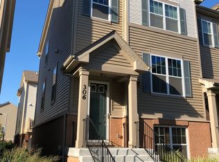 306 Wildflower St, Des Plaines, IL 60016