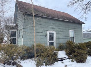 812 S Madison St, Ludington, MI