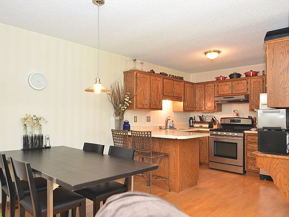 5th image of 710 125th Ln NE