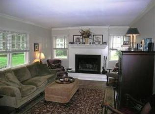 1205 Durham Dr, Wheaton, IL
