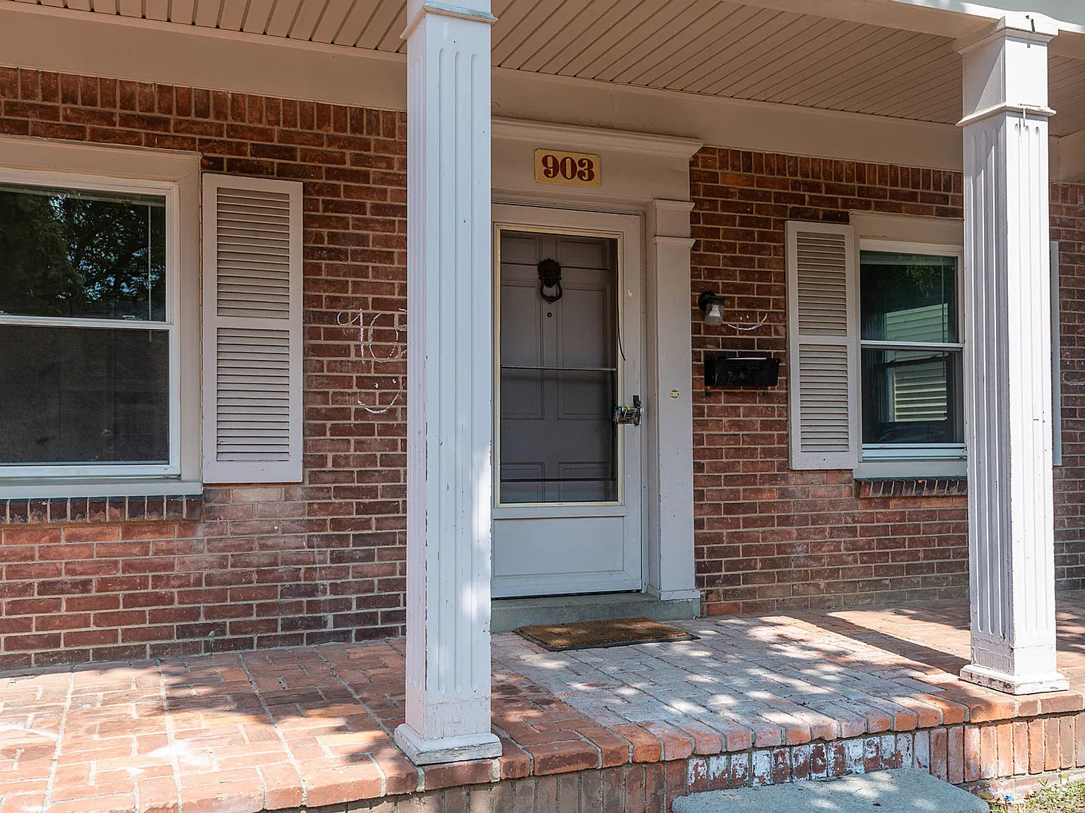 903 Sylvan - 1 — Photo 2