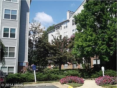 Summer photo of building