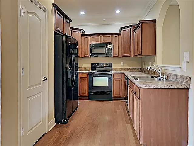 6827 Harvest Grove Ln — Photo 2