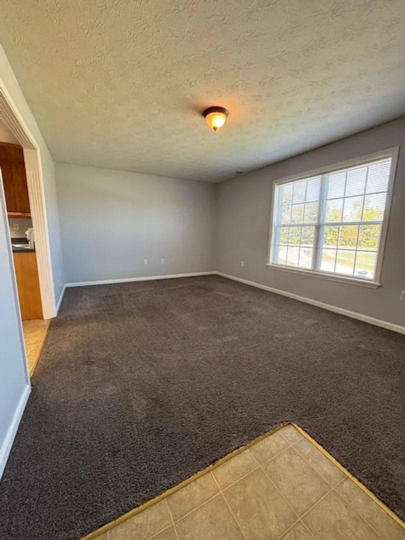 109 Kenilworth Ct. — Photo 2
