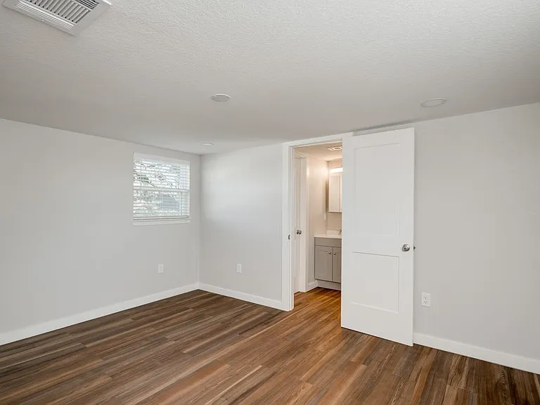 809 N West St — Photo 21