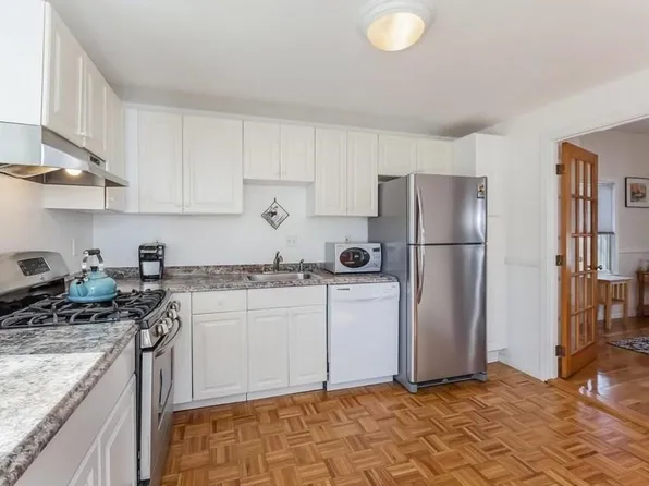 8 1/2 Pine St, Maynard, MA 01754