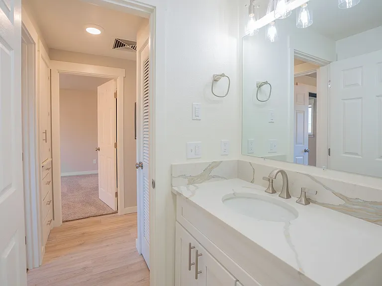 2910 Railroad St SE — Photo 12