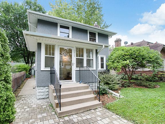 3rd image of 2823 Hayes St NE