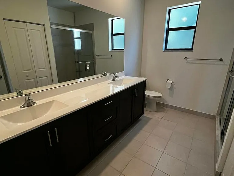 542 SW 19th Ter #Townhouse 542 — Photo 10