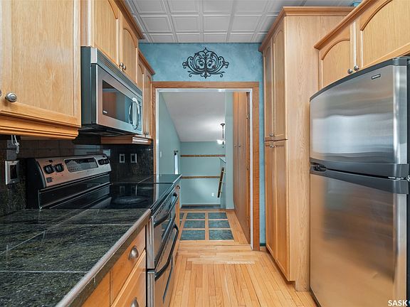 5th image of 1027 4th Street E