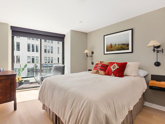 4th image of 39 N 4th Pl #Townhouse B