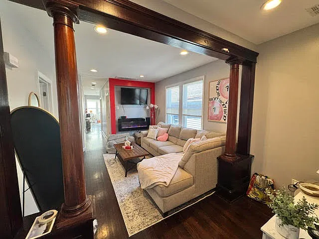 4 bed, 1450 sqft, $4,950 — Photo 2