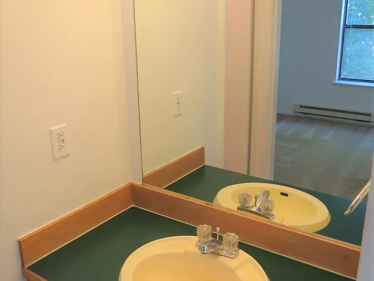 2156 Grove Cir W #5 — Photo 8