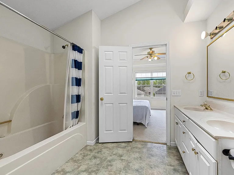 4200 Cedar Crest Ln — Photo 12