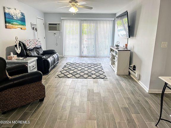 4th image of 1187-28 E Ocean Ave
