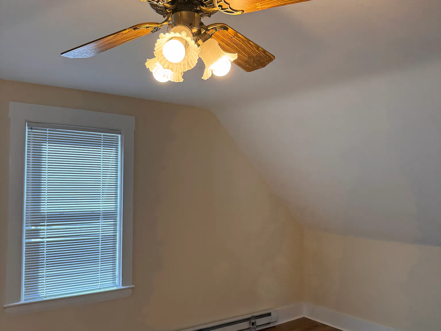 2 bed, 1000 sqft, $2,550 — Photo 2