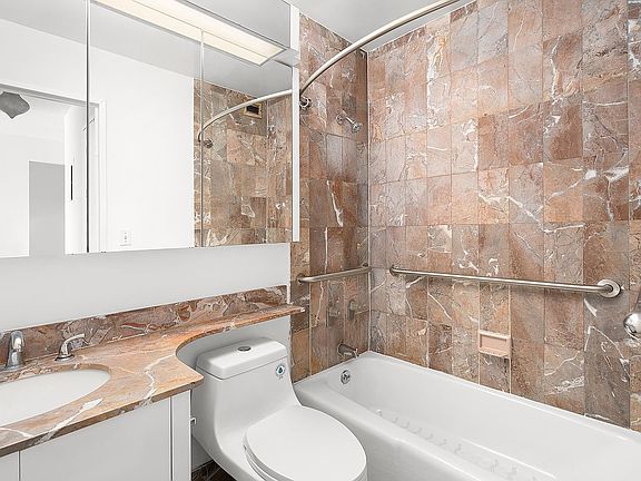 5th image of 225 W 83rd St APT 14H