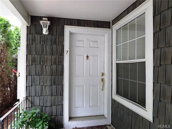 2nd image of 130 N Kensico Ave