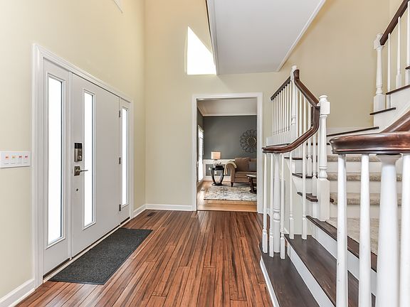 3rd image of 6918 Royce Ct
