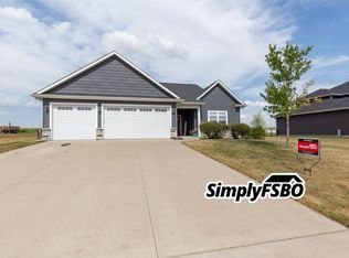 413 Fenceline Dr, Blue Grass, IA