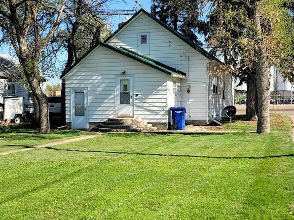 113 Front St SE, Beulah, ND 58523