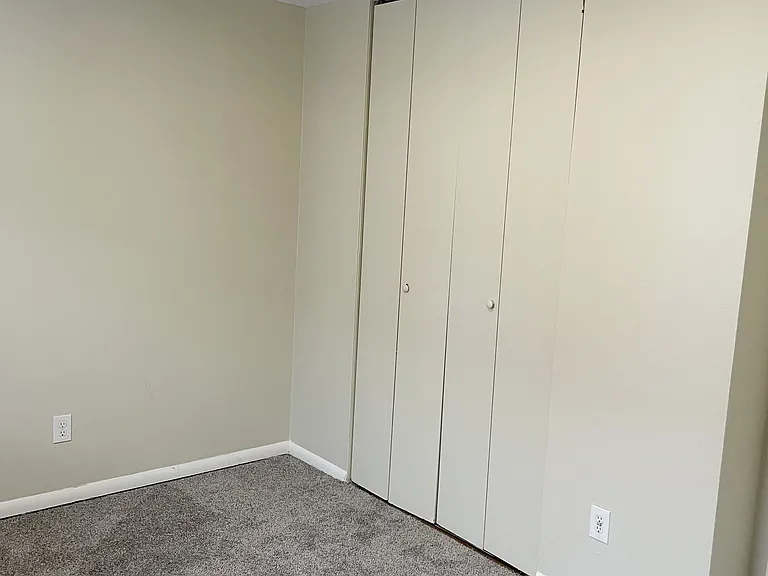 Sullivan Lake Apartments — Photo 19