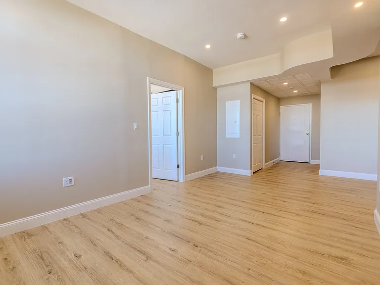 340 Main St #703 — Photo 3