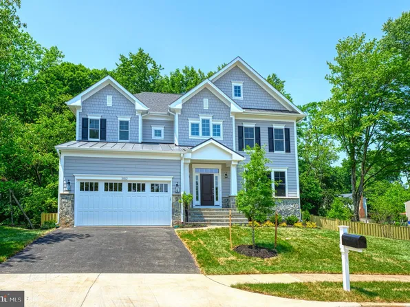 9355 Tovito Dr, Fairfax, VA 22031