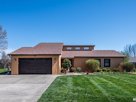2nd image of 3012 Hickory Ridge Dr