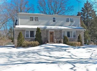 510 N Farview Ave, Paramus, NJ 07652