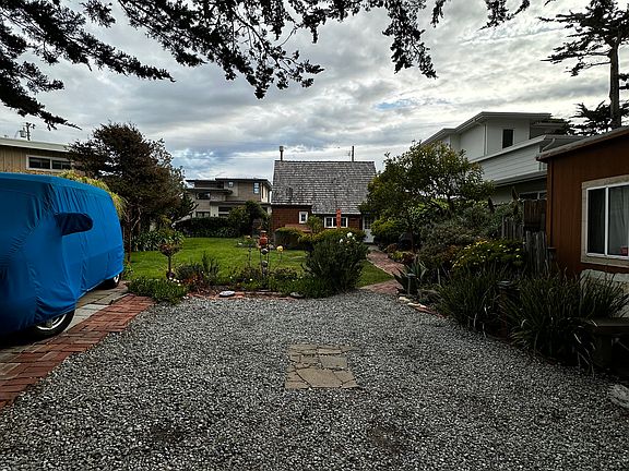 2nd image of 2861 S Palisades Ave