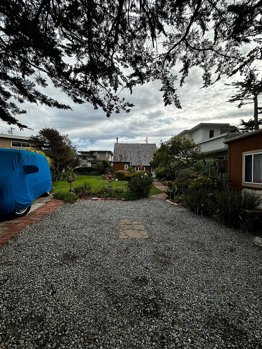 Building Photo - 2861 S Palisades Ave