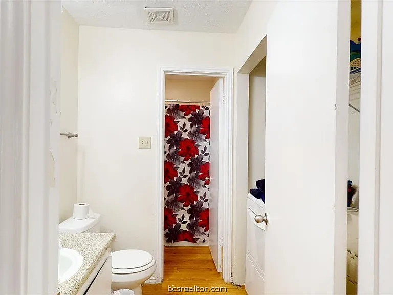1005 Spring Loop #C — Photo 19