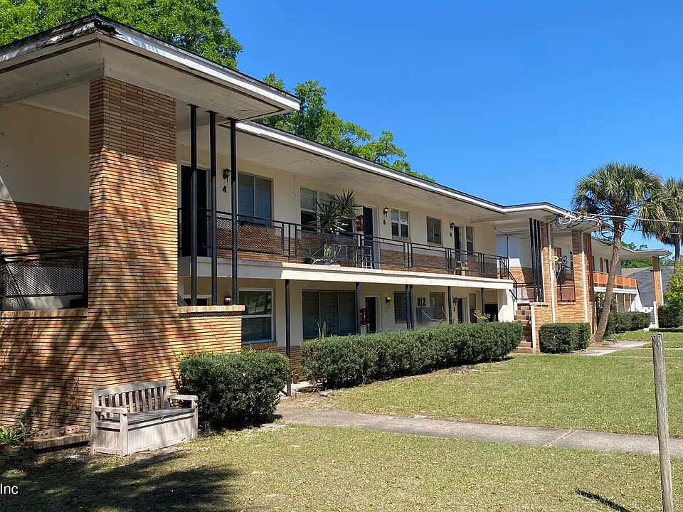 912 Arco Dr #1