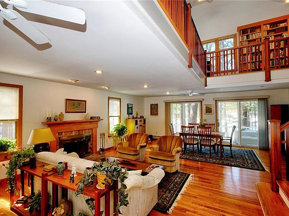5th image of 18 Riverview Dr