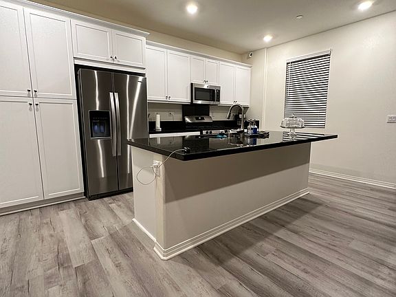 4th image of 16537 Monteviejo St